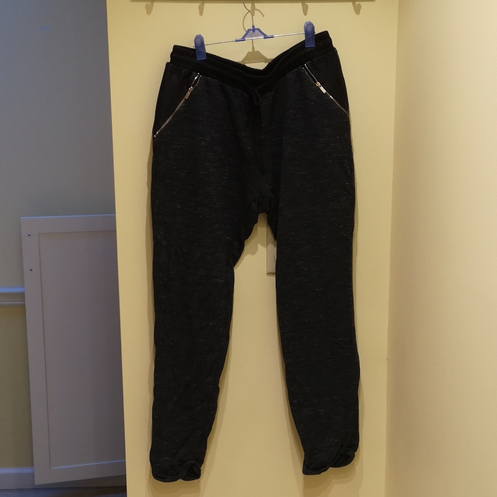 Zara jogger size M